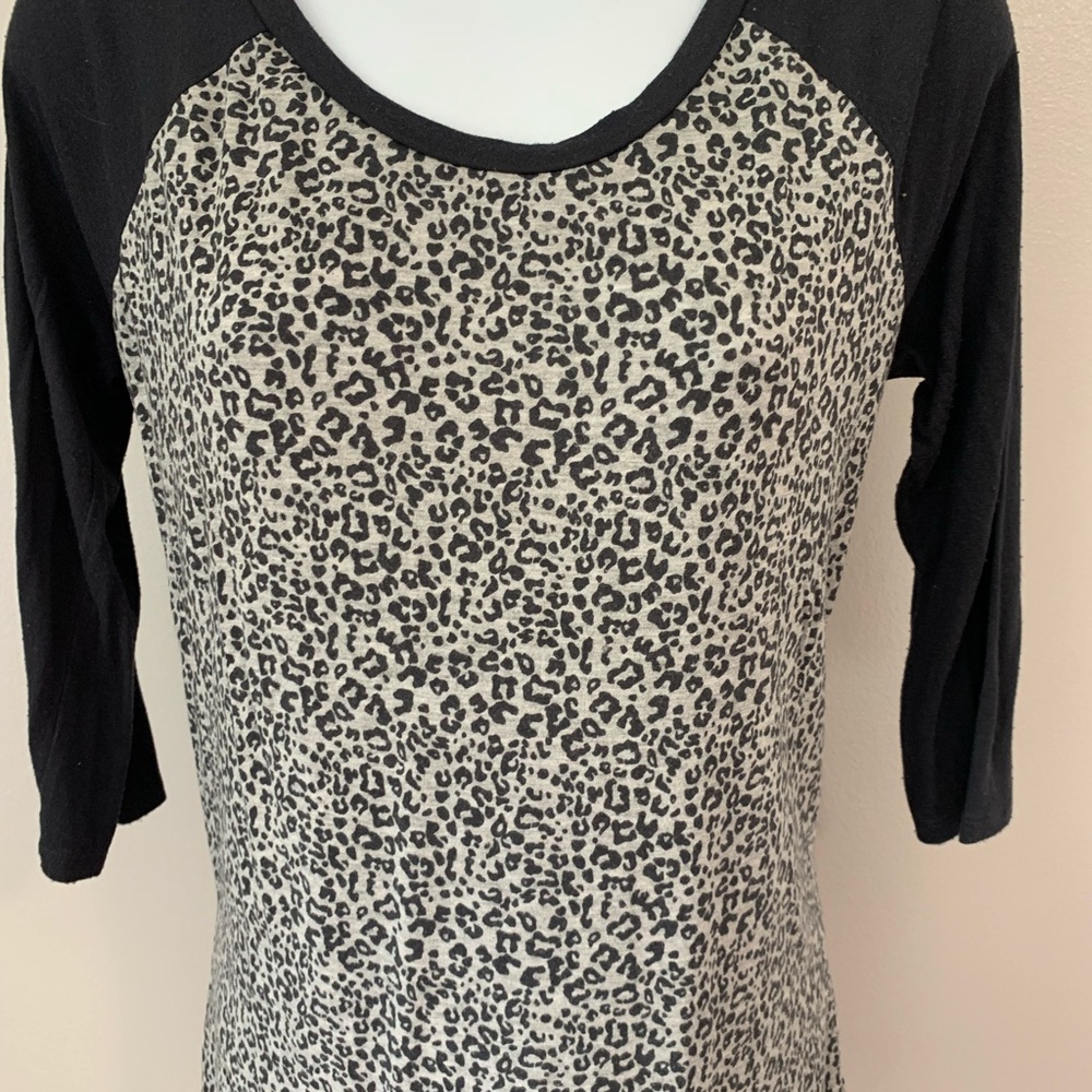 Maurices Leopard Tee - Picture 16 of 16